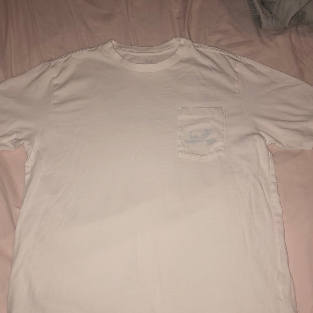 Vineyard vines t shirt